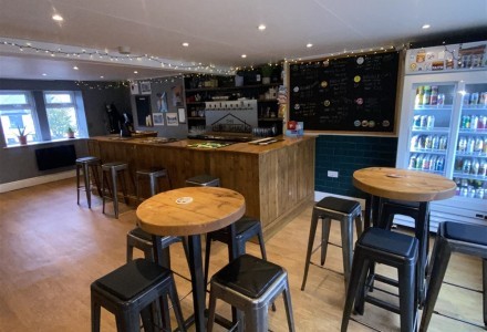 bar-and-craft-beer-shop-in-leeds-590783