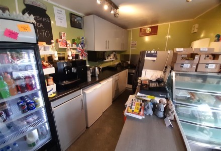 closed-cafe-premises-in-haworth-590789