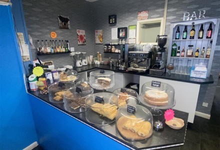 closed-licensed-cafe-in-appleby-in-westmorland-590054