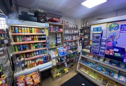 closed-newsagent-sweets-tobacco-and-lotto-in-west--590047
