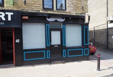 former-barbers-in-pudsey-leeds-to-let-located-in-t-590601